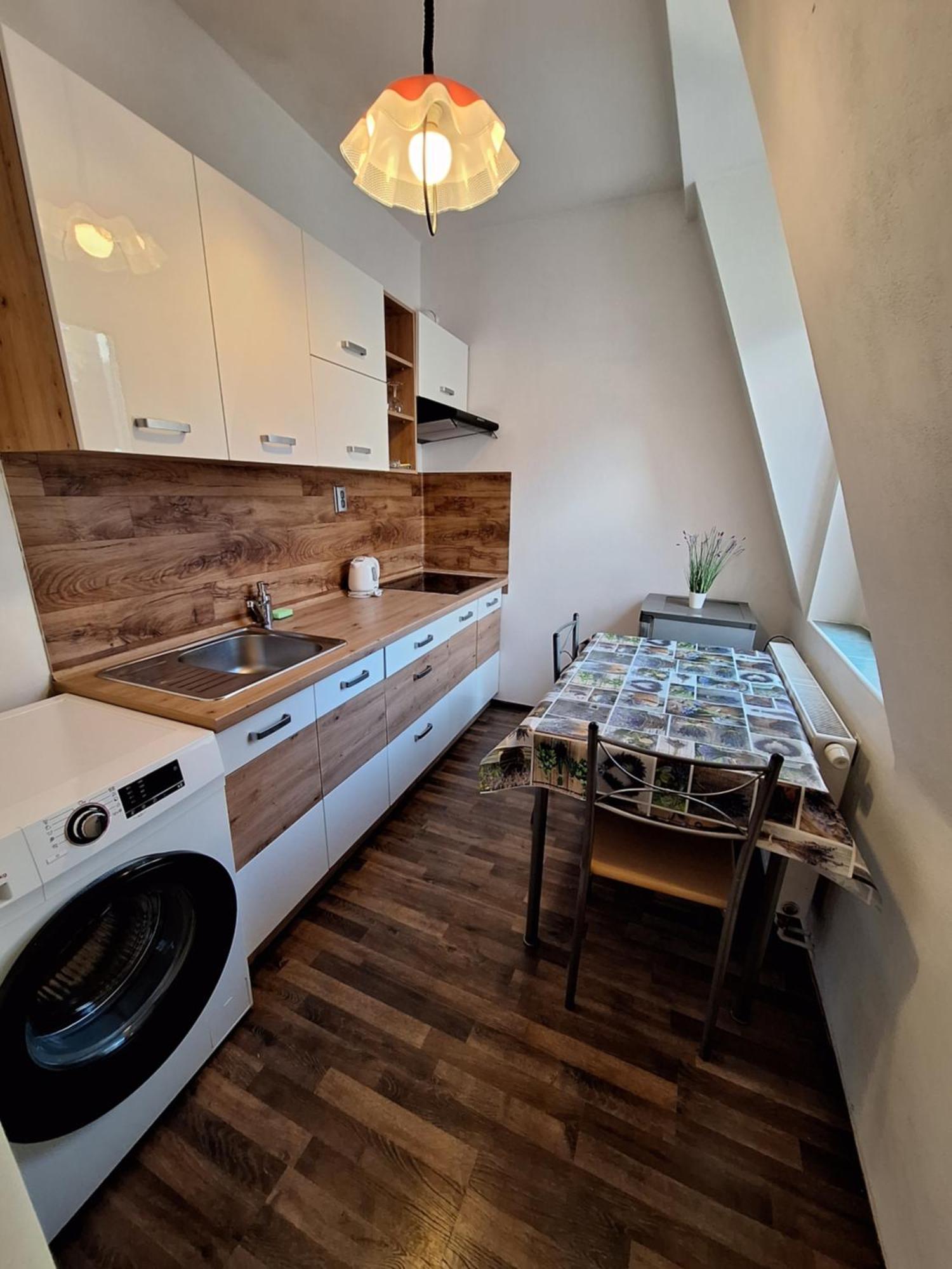 Residence Moravia Apartments Karlovy Vary Bagian luar foto