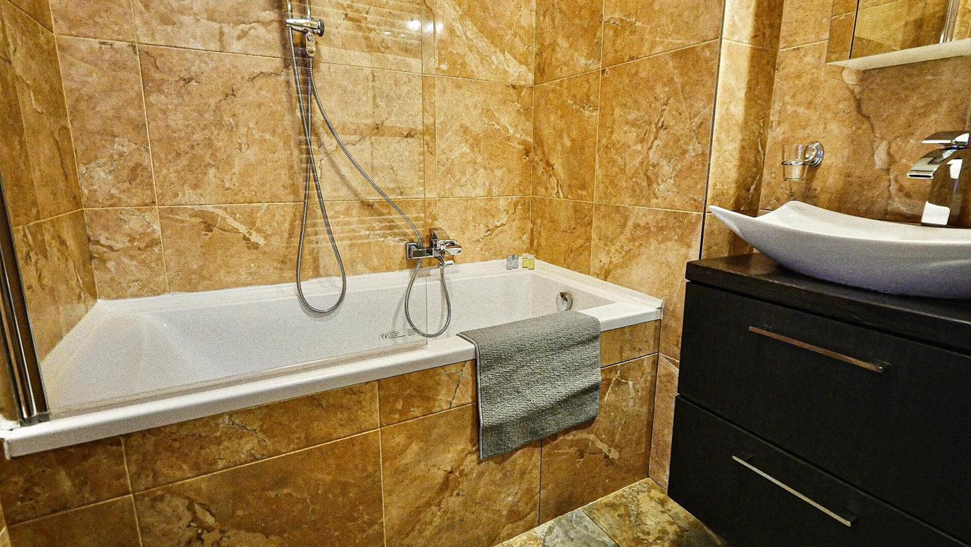 Residence Moravia Apartments Karlovy Vary Bagian luar foto