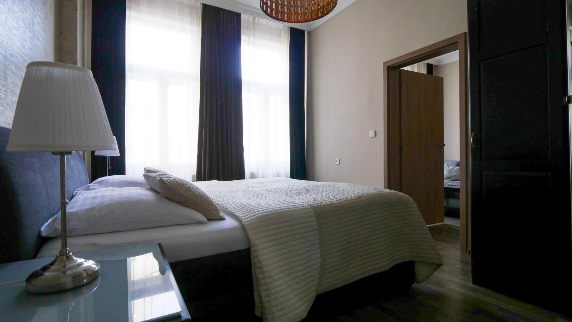 Residence Moravia Apartments Karlovy Vary Bagian luar foto