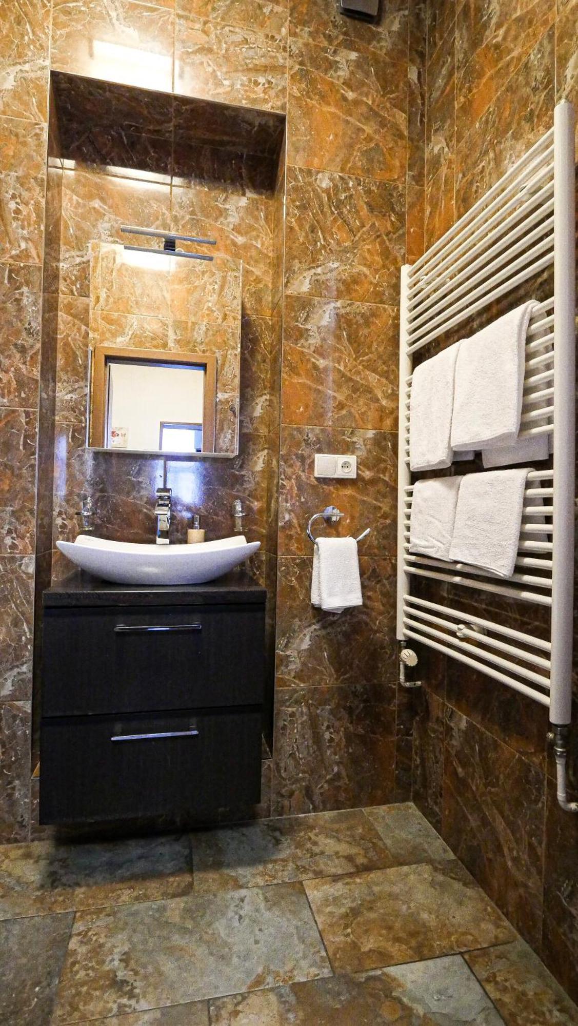 Residence Moravia Apartments Karlovy Vary Bagian luar foto